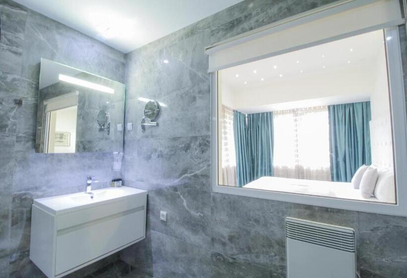 سوییت خانوادگی, Gardenia Hotel & Spa