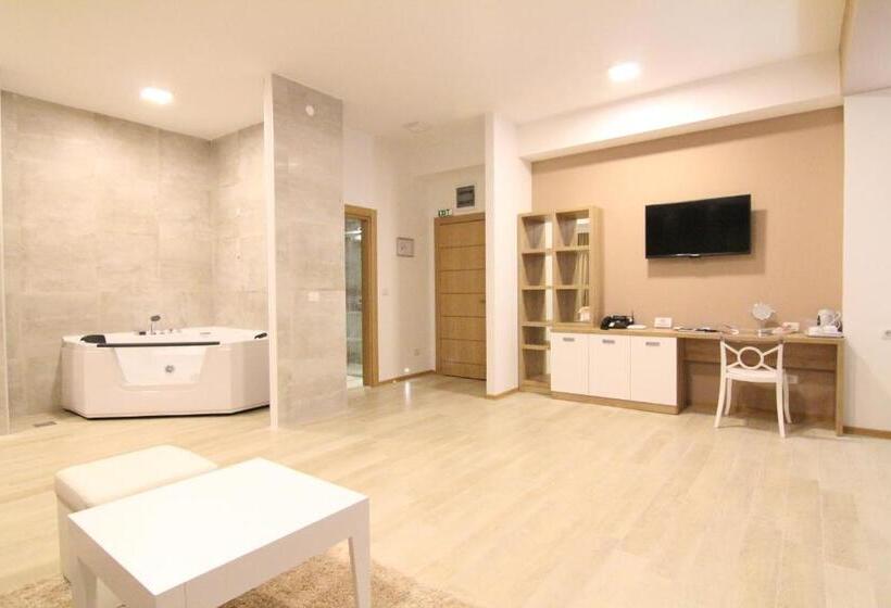 سوییت خانوادگی, Gardenia Hotel & Spa