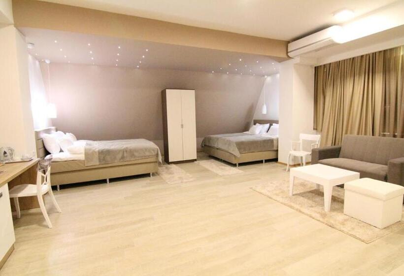 سوییت خانوادگی, Gardenia Hotel & Spa