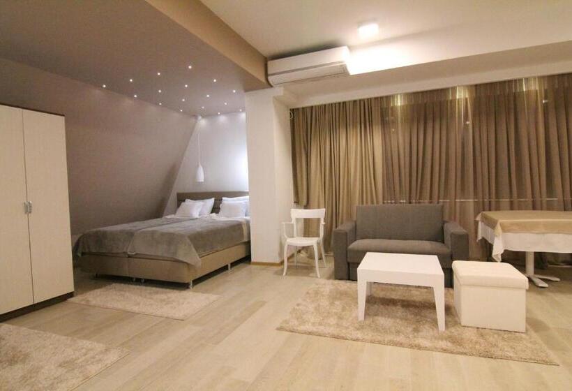 سوییت خانوادگی, Gardenia Hotel & Spa