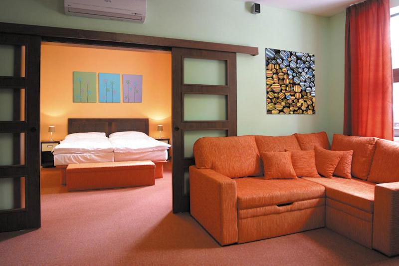 스위트, Garni Hotel Cosmopolitan