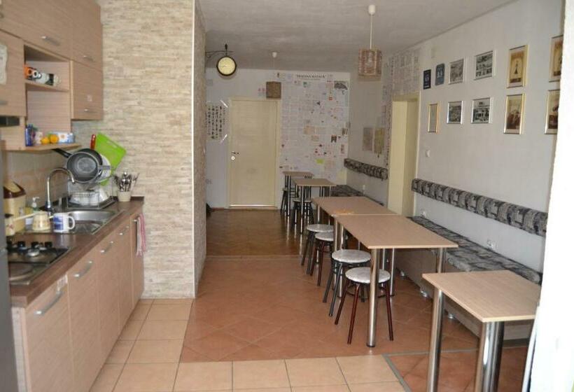 اتاق اکونومی, Hostel Valentin 2