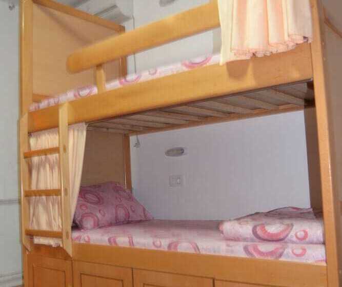 تختخواب در اتاق مشترک, Hostel Valentin 2