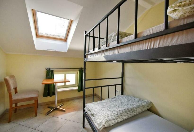 اتاق استاندارد, Hostel X Point