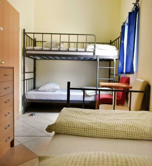 اتاق استاندارد سه نفره, Hostel X Point