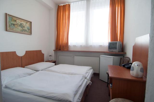 استودیوی استاندارد, Avion