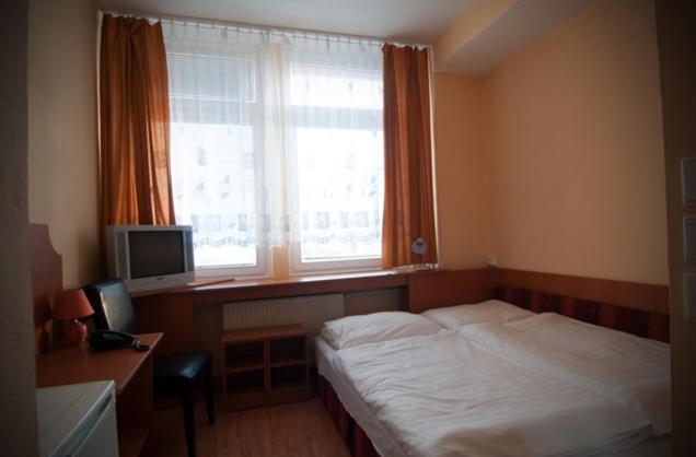 اتاق استاندارد یک نفره, Avion