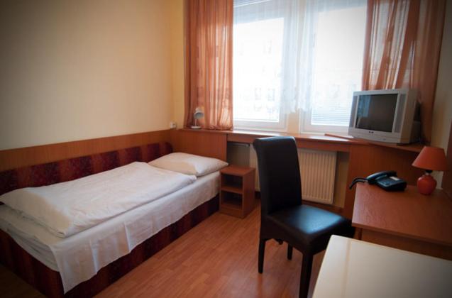 اتاق استاندارد یک نفره, Avion