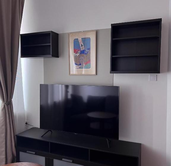 آپارتمان 1 خوابه, Avion