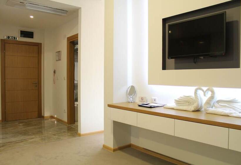 سوییت خانوادگی, Gardenia Hotel & Spa