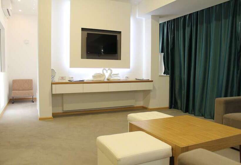 سوییت خانوادگی, Gardenia Hotel & Spa