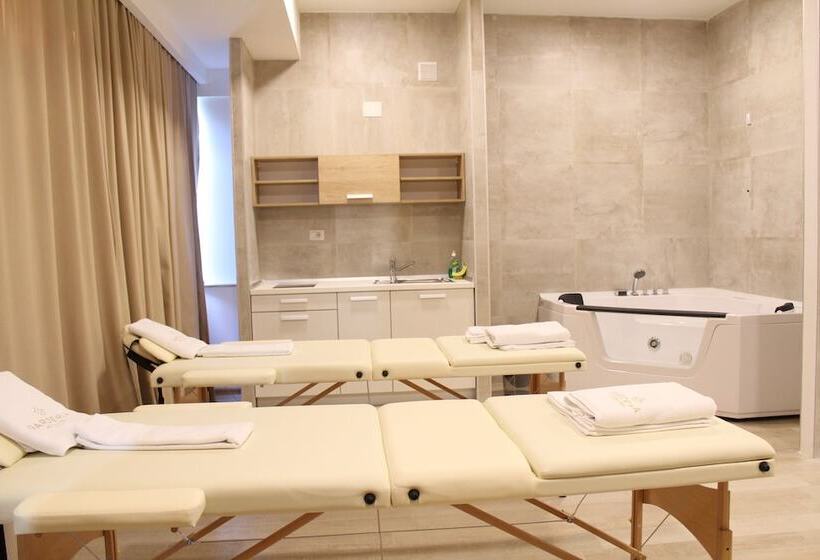 سوئیت جونیور با ماساژ آبی, Gardenia Hotel & Spa