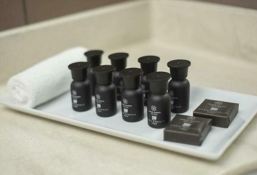 جناح إدارى, Grand Mayral