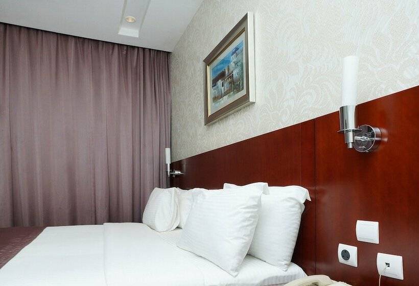 إستوديو قياسى, Grand Mayral