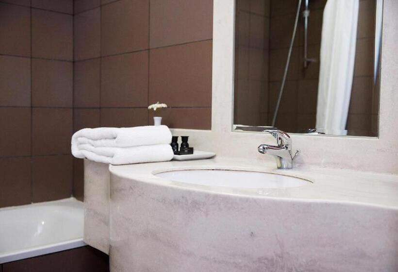 جناح, Grand Mayral