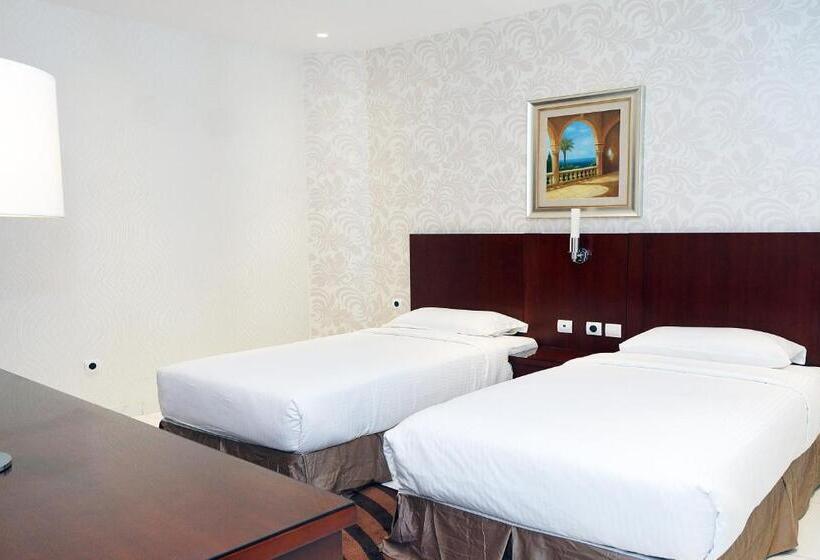 جناح عائلي, Grand Mayral