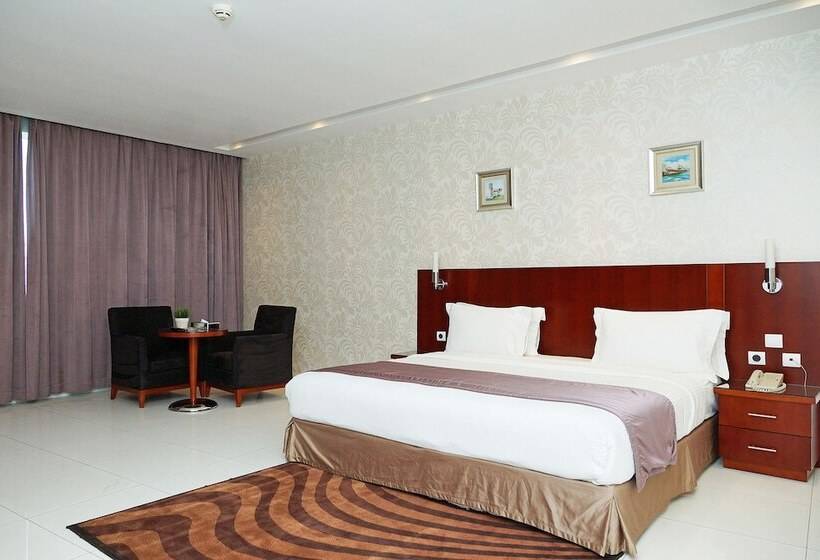 إستوديو ديلوكس, Grand Mayral