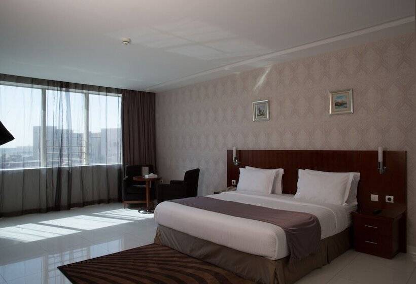 إستوديو ديلوكس, Grand Mayral