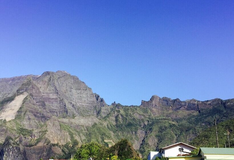 اتاق استاندارد با چشمانداز کوهستان, Otroiza