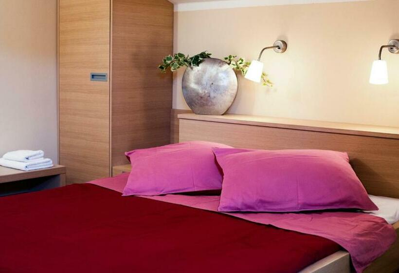 اتاق خانوادگی, Penzion Kobala