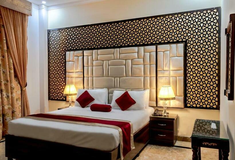 اتاق لوکس با تخت بزرگ, Rose Palace Hotel, Gulberg