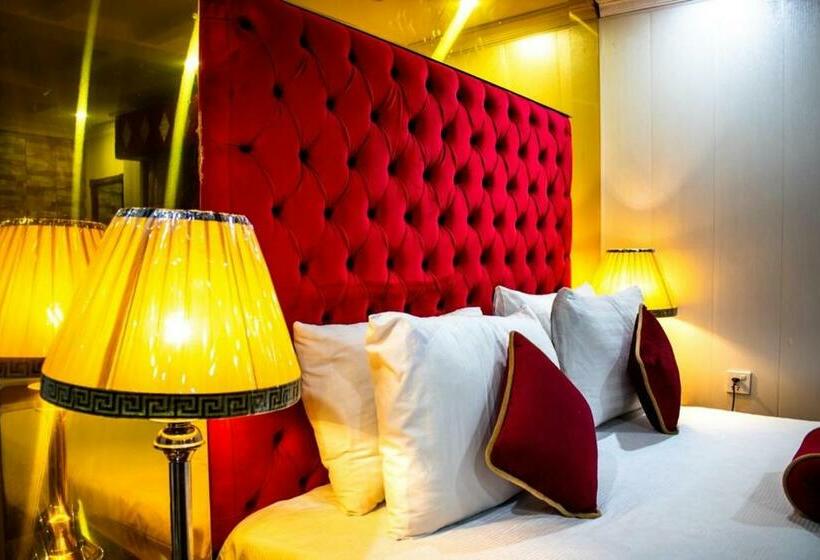 اتاق لوکس با تخت بزرگ, Rose Palace Hotel, Gulberg