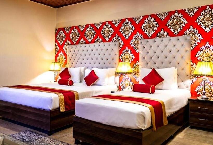 اتاق اجرایی سه نفره, Rose Palace Hotel, Gulberg