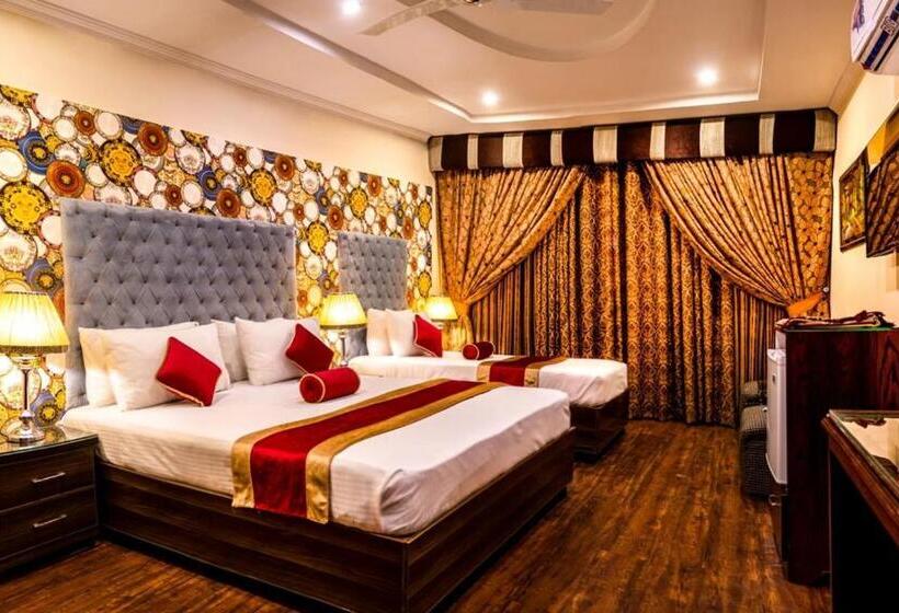 اتاق اجرایی سه نفره, Rose Palace Hotel, Gulberg