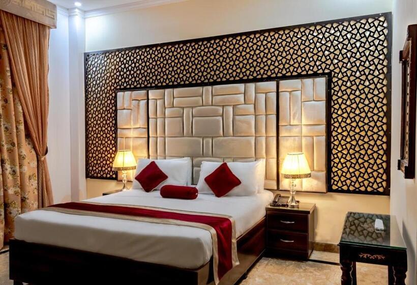 اتاق اجرایی سه نفره, Rose Palace Hotel, Gulberg