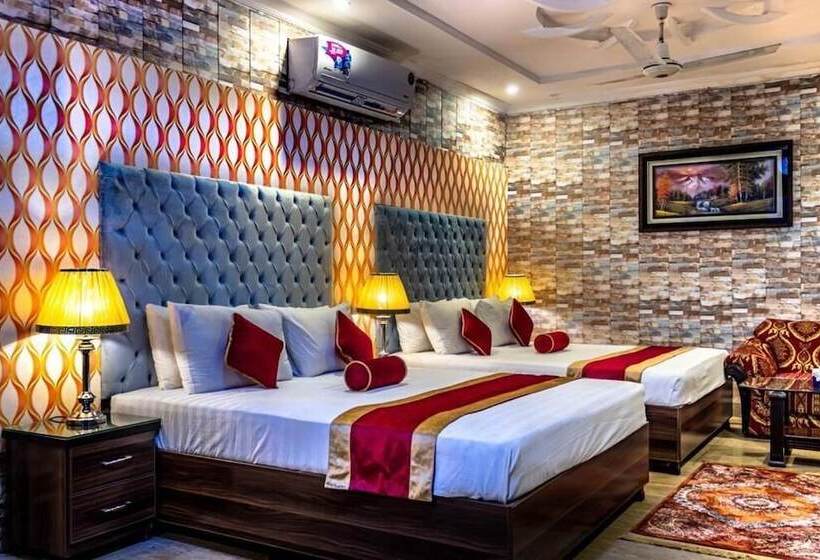 اتاق اجرایی سه نفره, Rose Palace Hotel, Gulberg