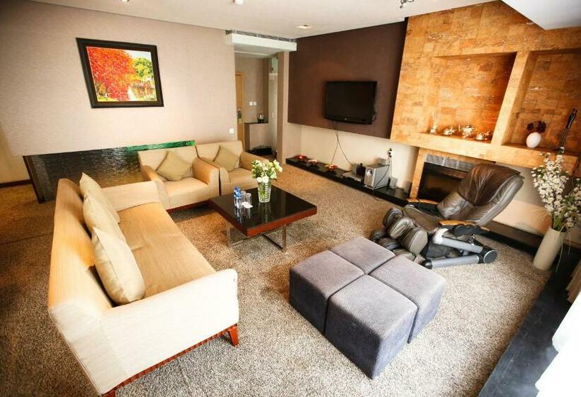 سوئیت پریمیوم, The Corporate Hotel Central