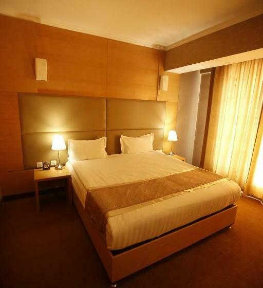 اتاق لوکس, The Corporate Hotel Central