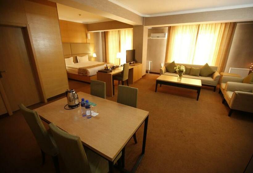 اتاق لوکس, The Corporate Hotel Central