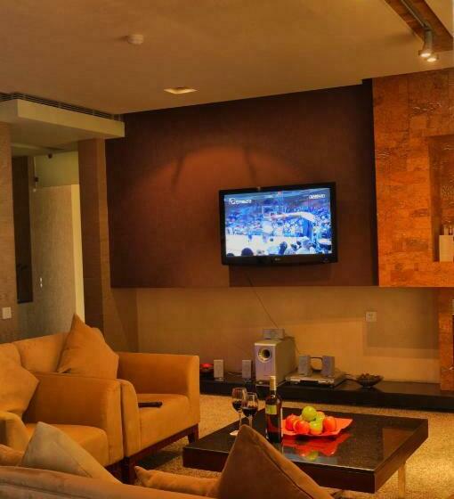 سوئیت پریمیوم, The Corporate Hotel Central