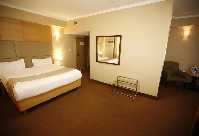 اتاق استاندارد با تخت بزرگ, The Corporate Hotel Central