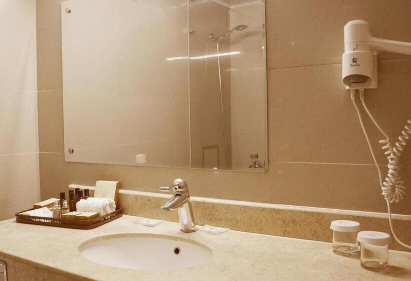 اتاق استاندارد با تخت بزرگ, The Corporate Hotel Central