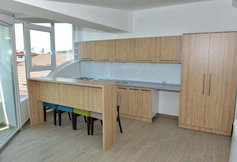 1 Bedroom Apartment Lake View, Villa Jordan