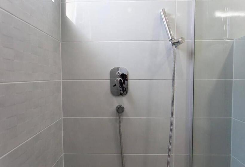 اتاق استاندارد با چشم‌انداز دریاچه, Villa Jordan