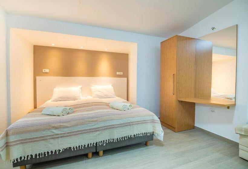 1 Bedroom Apartment Lake View, Villa Jordan