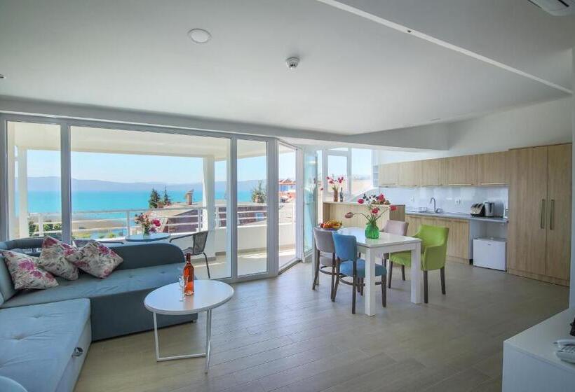 1 Bedroom Apartment Lake View, Villa Jordan