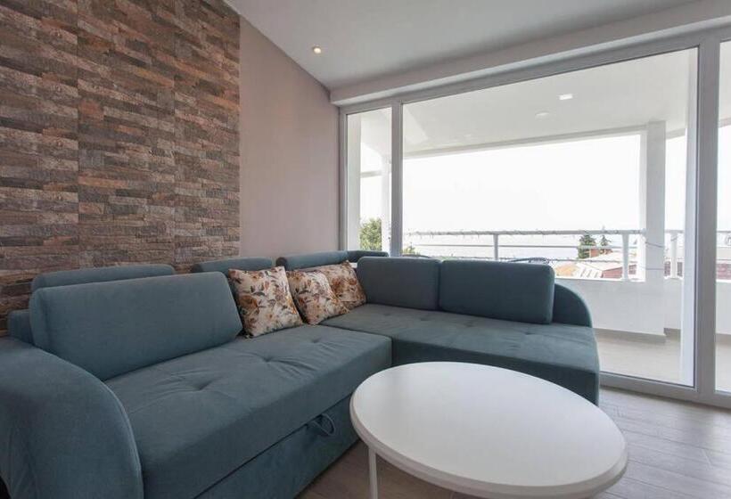 1 Bedroom Apartment Lake View, Villa Jordan