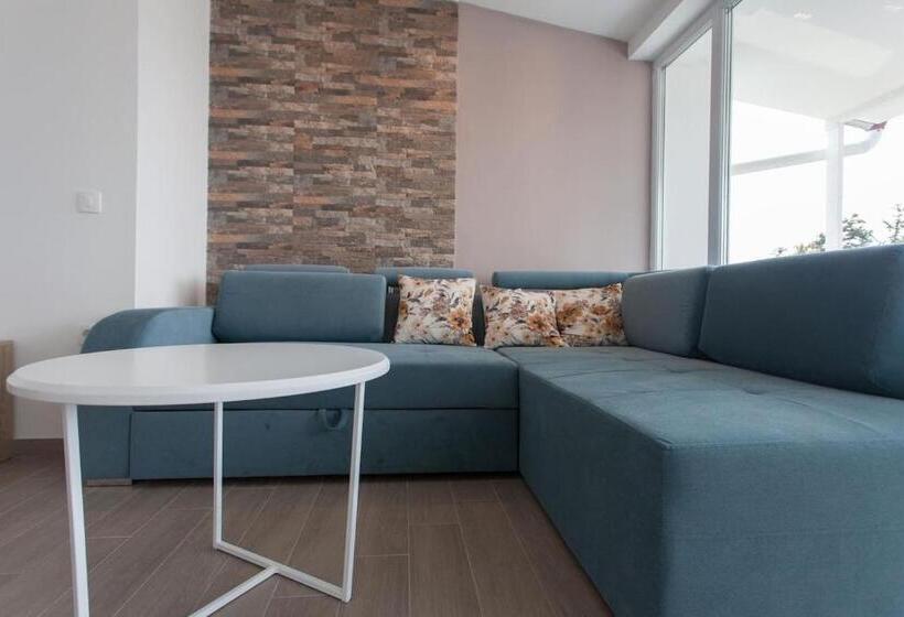 1 Bedroom Apartment Lake View, Villa Jordan