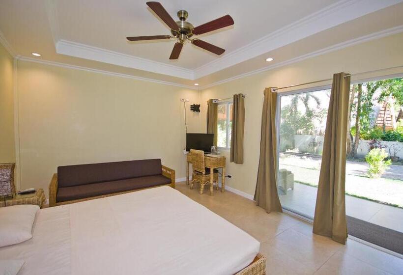 חדר סטנדרט לשלושה, Mike's Dauin Dive Resort