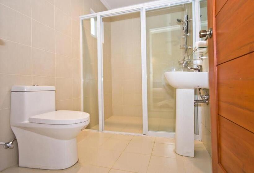 חדר סטנדרט לשלושה, Mike's Dauin Dive Resort