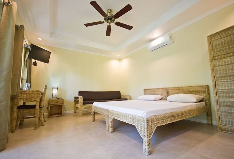 חדר סטנדרט לשלושה, Mike's Dauin Dive Resort