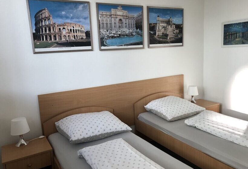 غرفة قياسية ثلاثية, šport Hotel Bôrik