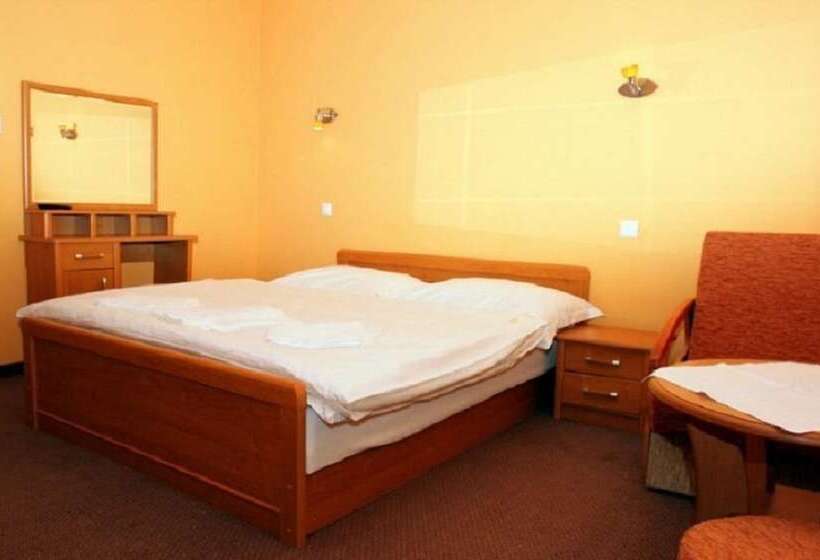 标准间, Penzion Josu