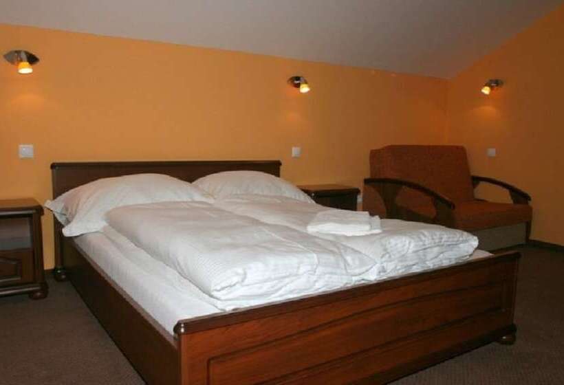 标准三人间, Penzion Josu