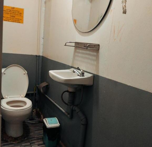 اتاق استاندارد یک نفره, Shannkalay Hostel