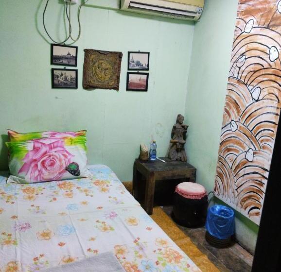 اتاق استاندارد یک نفره, Shannkalay Hostel